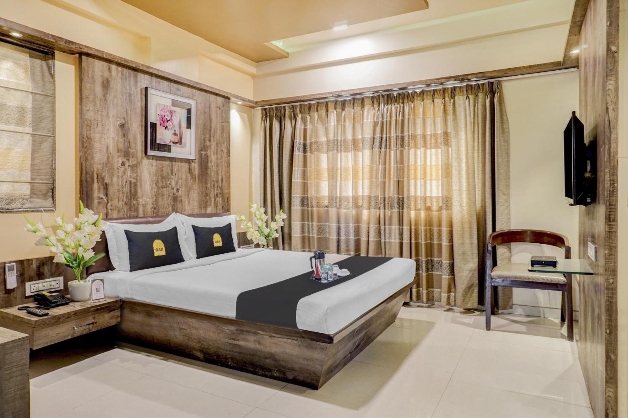 Townhouse Oak Regal Inn Near Sant Tukaram Nagar Metro Station Pimpri-Chinchwad Ngoại thất bức ảnh