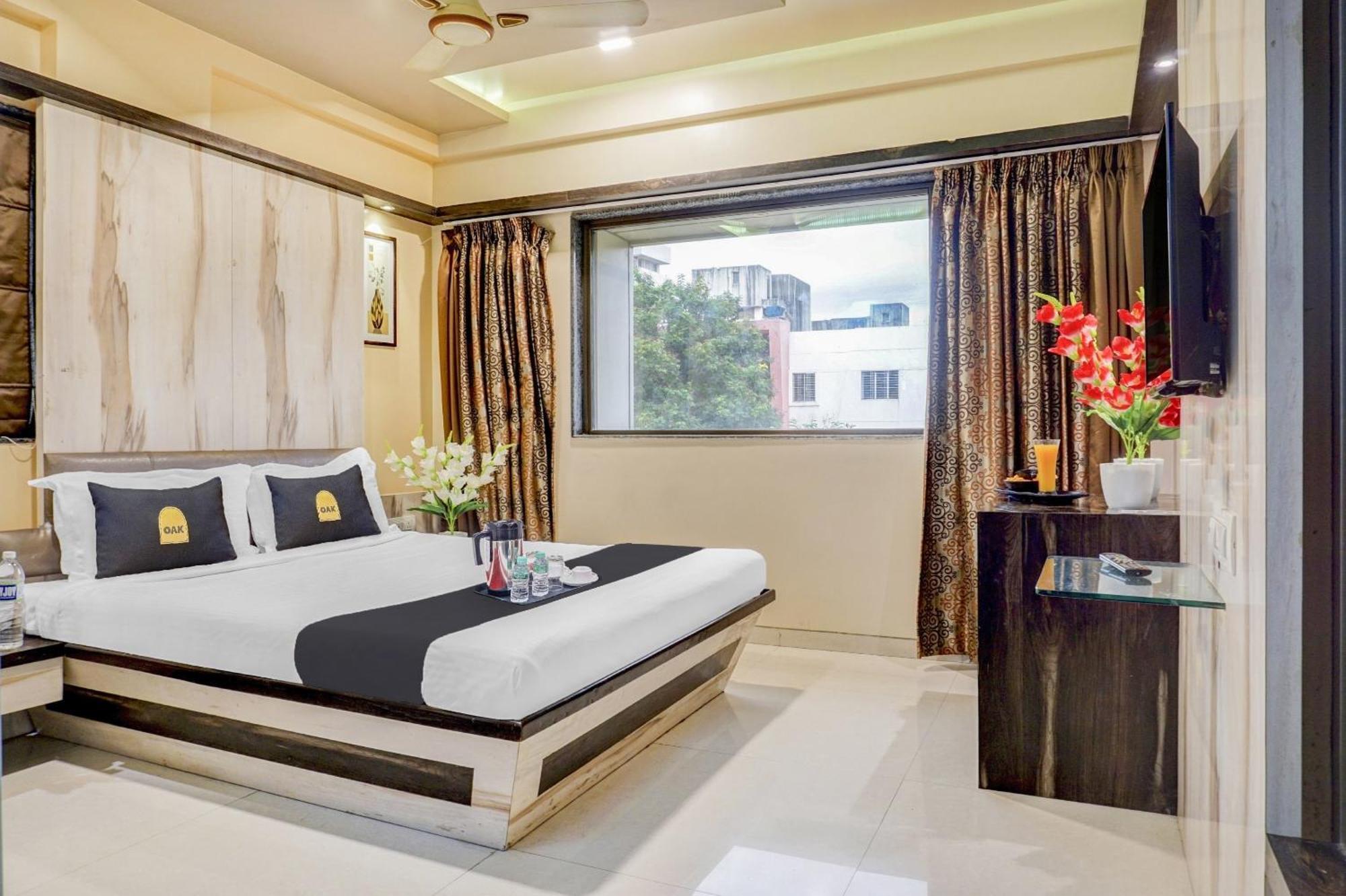 Townhouse Oak Regal Inn Near Sant Tukaram Nagar Metro Station Pimpri-Chinchwad Ngoại thất bức ảnh