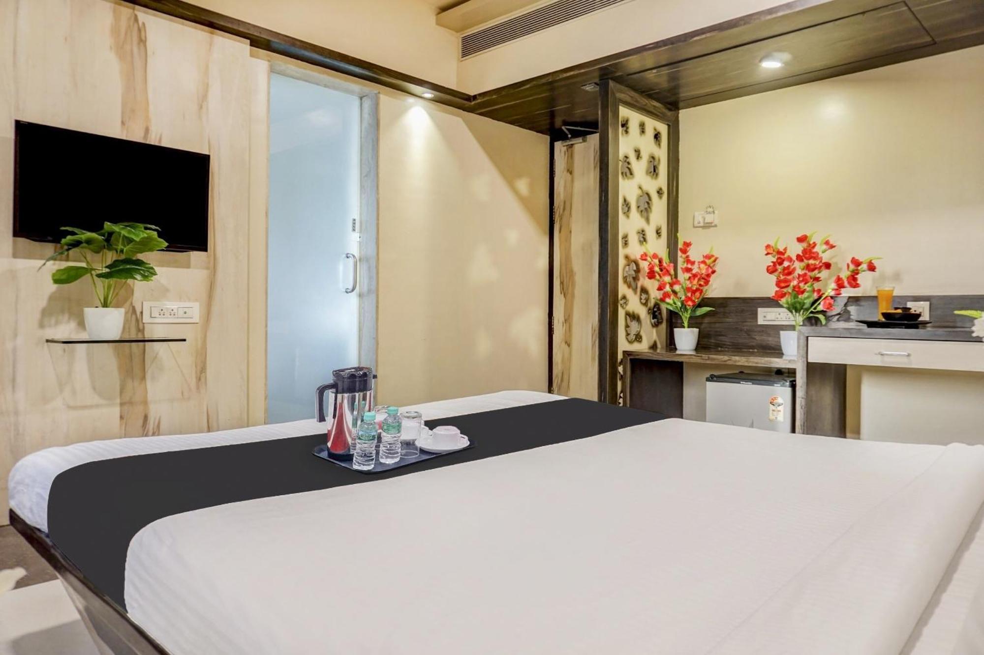 Townhouse Oak Regal Inn Near Sant Tukaram Nagar Metro Station Pimpri-Chinchwad Ngoại thất bức ảnh