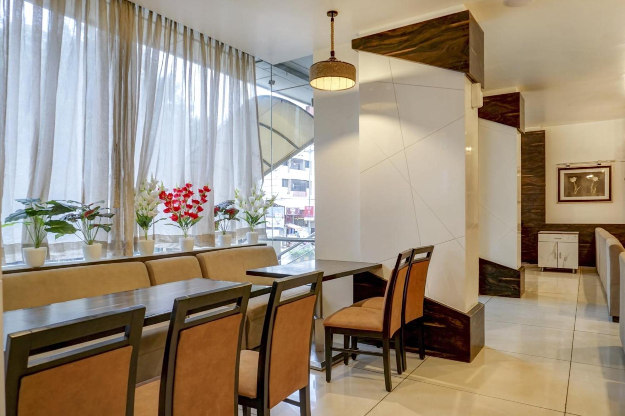 Townhouse Oak Regal Inn Near Sant Tukaram Nagar Metro Station Pimpri-Chinchwad Ngoại thất bức ảnh