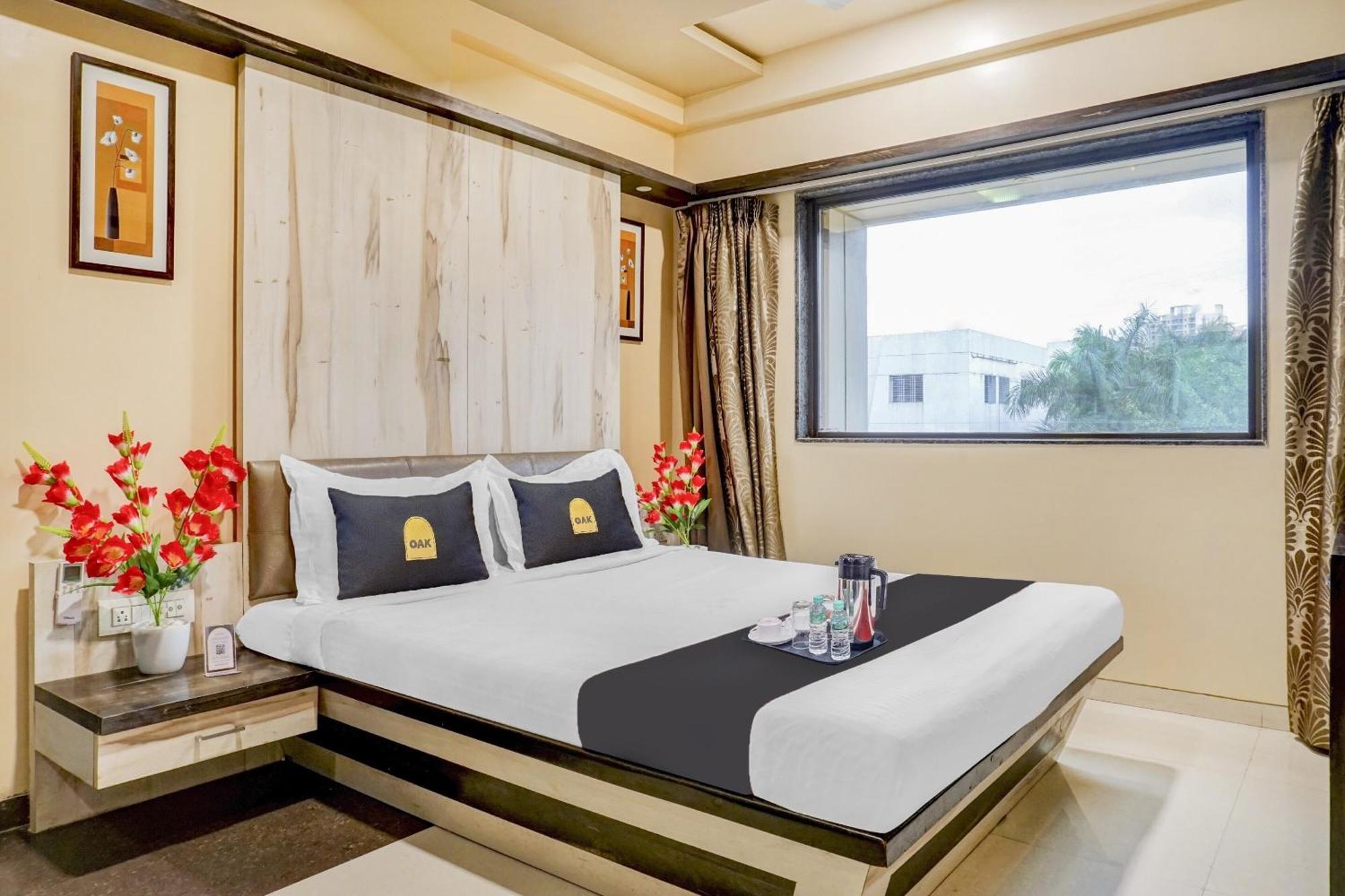 Townhouse Oak Regal Inn Near Sant Tukaram Nagar Metro Station Pimpri-Chinchwad Ngoại thất bức ảnh